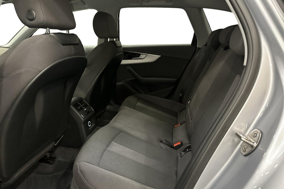 Audi A4 40 TFSi Advanced Prestige Tour plus Avant S-tr. 5d