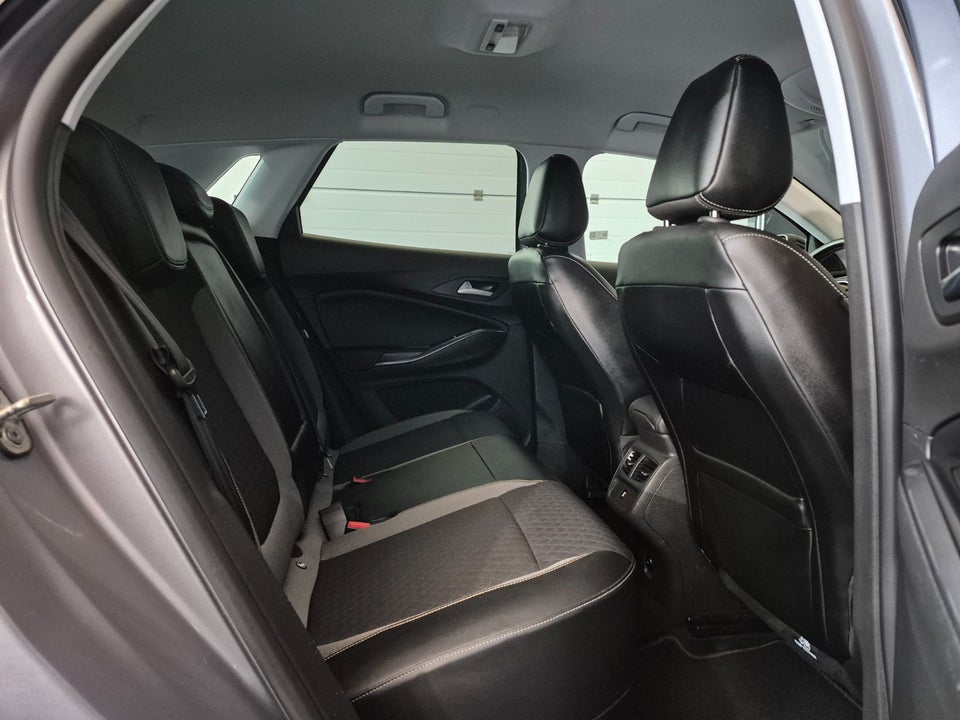 Opel Grandland X 1,6 Hybrid4 Impress aut. 5d