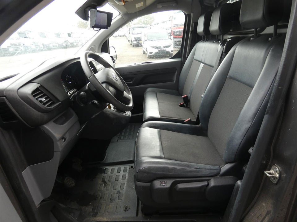 Toyota ProAce 2,0 D 120 Medium Comfort 5d