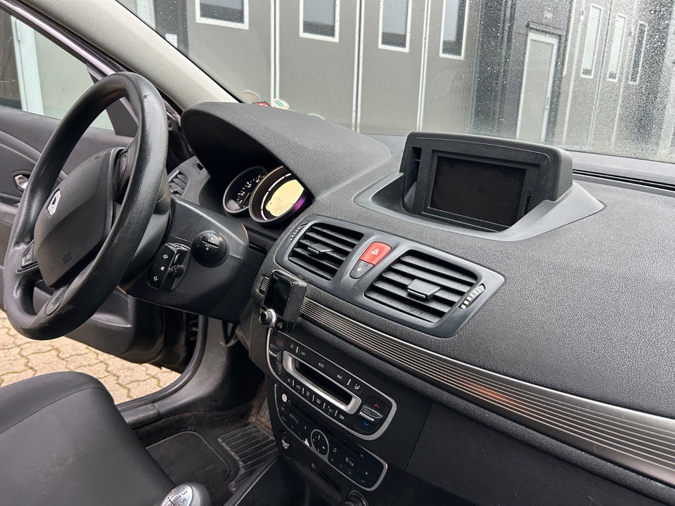 Renault Megane III 1,9 dCi 130 Expression Sport Tourer 5d