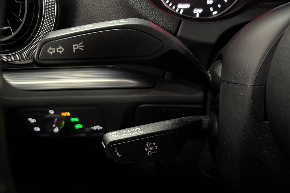 Audi A3 35 TFSi Sport Limited Sportback S-tr. 5d