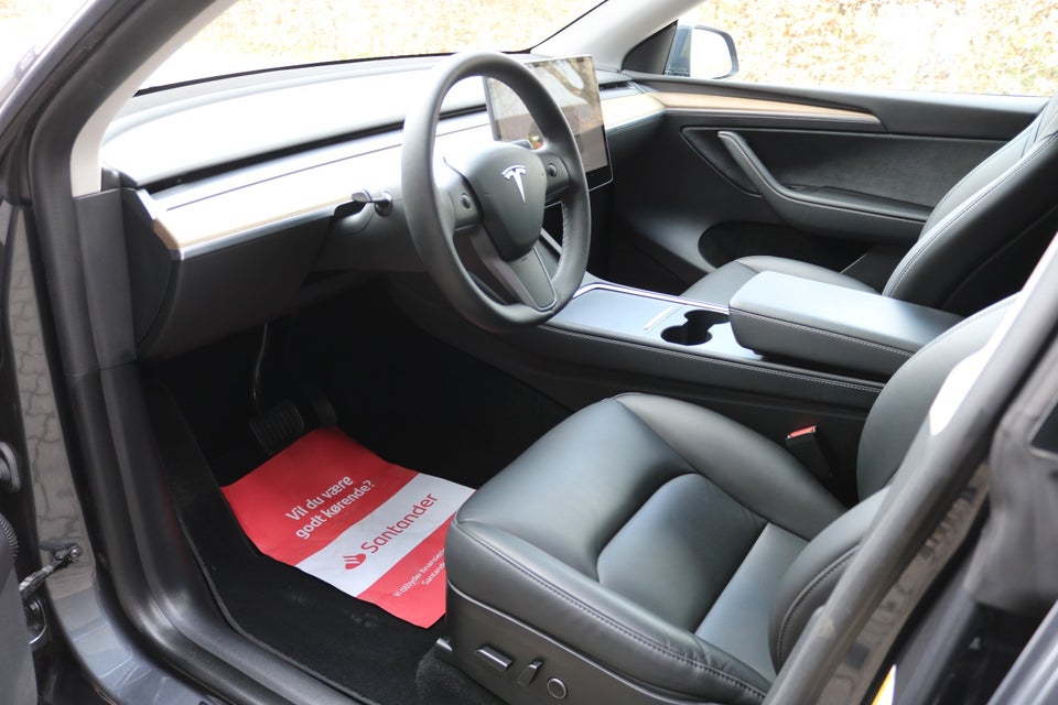 Tesla Model Y RWD 5d