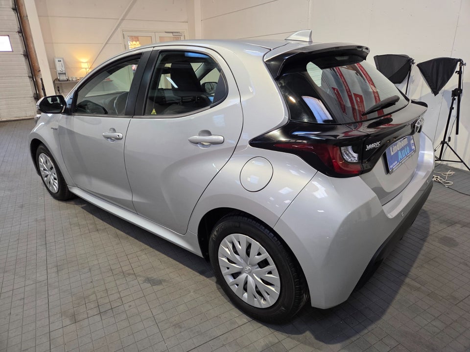 Toyota Yaris 1,5 Hybrid H3 e-CVT 5d