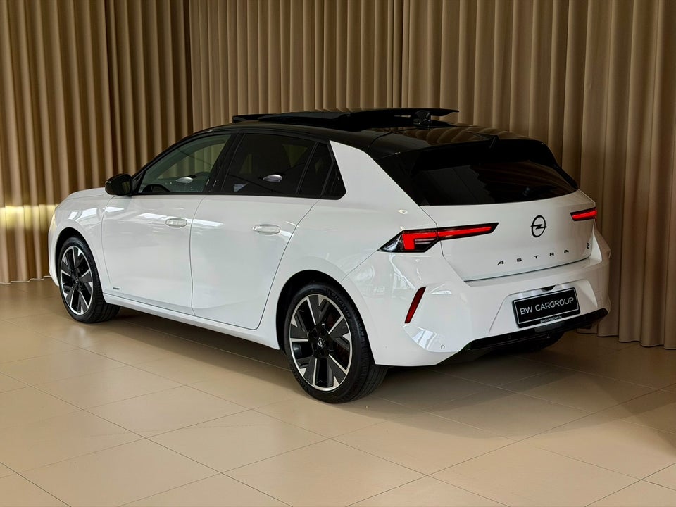 Opel Astra-e 54 Ultimate 5d