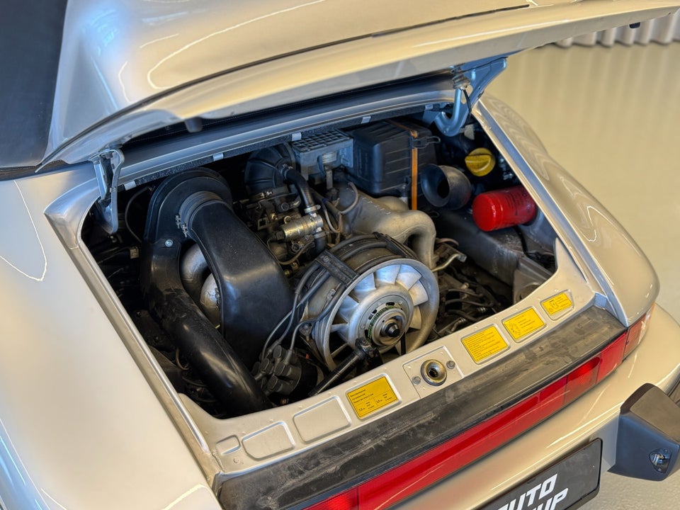 Porsche 911 3,2 Carrera Cabriolet 2d