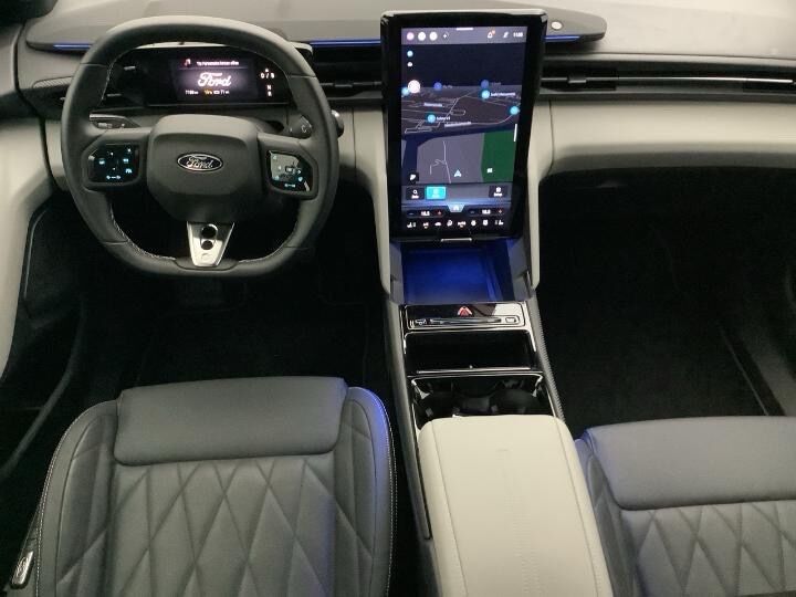 Ford Capri 77 Premium Extended Range 5d