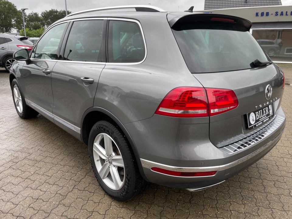 VW Touareg 3,0 V6 TDi 262 R-line Tiptr. 4Motion Van 5d