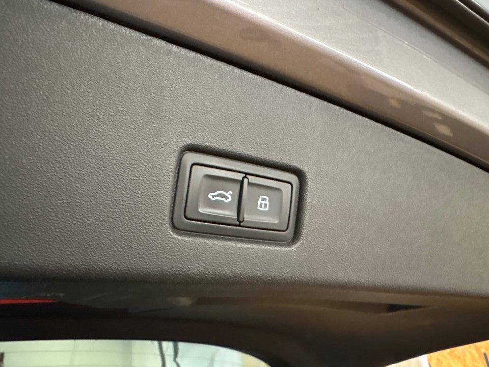 Audi Q4 e-tron 40 S-line 5d