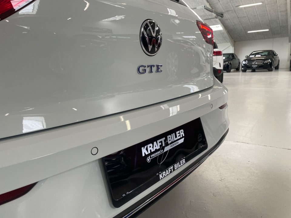 VW Golf VIII 1,4 GTE DSG 5d