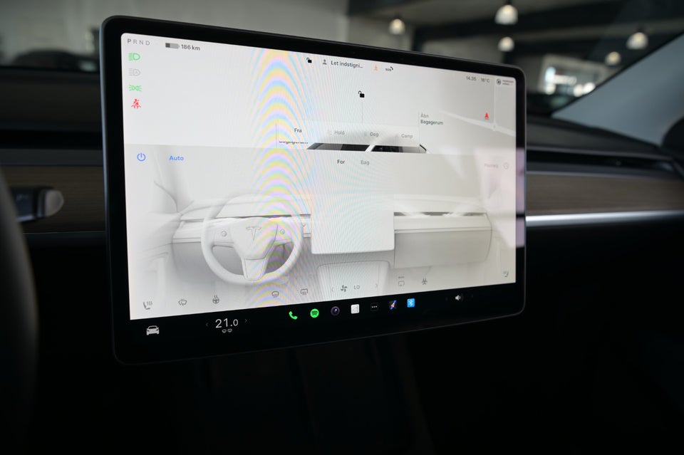 Tesla Model Y Long Range AWD 5d