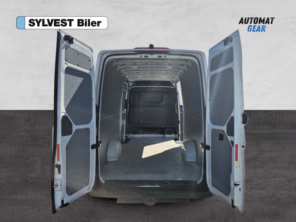VW Crafter 35 2,0 TDi 140 Kassevogn L4H3 aut.