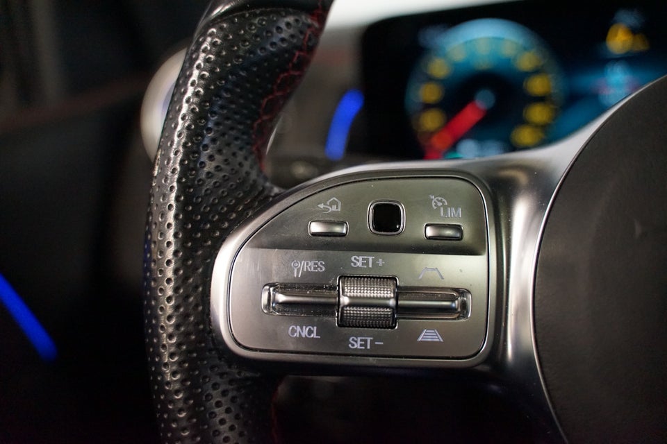 Mercedes EQB300 AMG Line 4Matic 5d