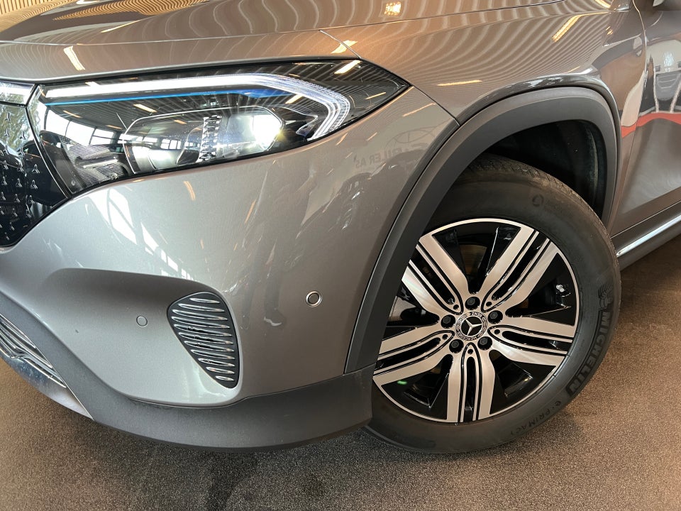 Mercedes EQB250+ Progressive 5d