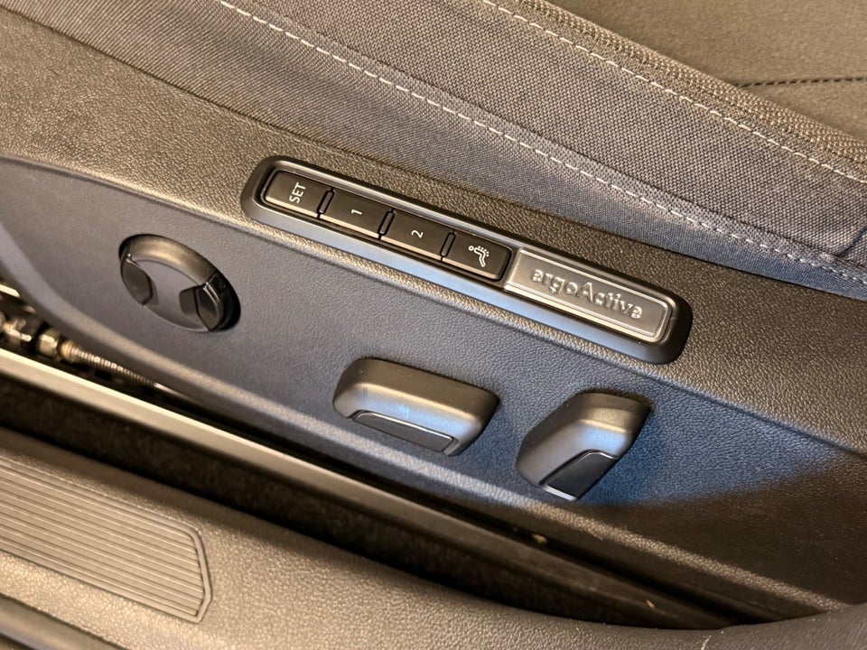 VW Golf VIII 1,5 eTSi 150 1st Edition DSG 5d