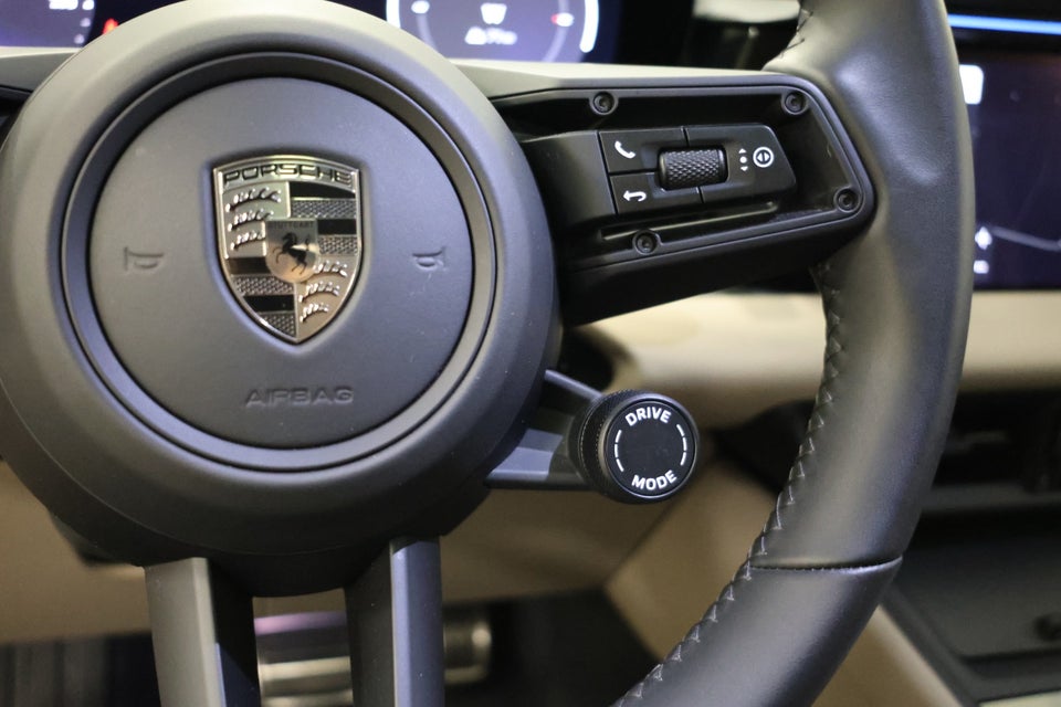 Porsche Macan Turbo 5d