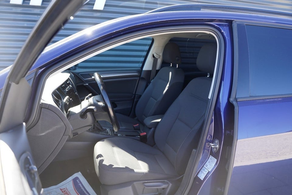 VW Golf VII 2,0 TDi 150 Comfortline Connect Variant DSG Van 5d