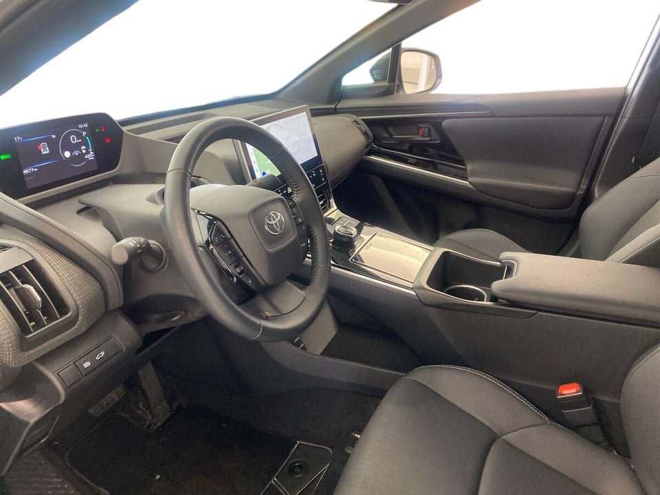 Toyota bZ4X Executive 5d