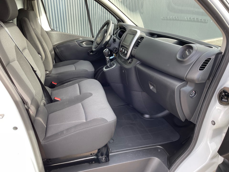 Renault Trafic T29 2,0 dCi 145 L2H1 EDC