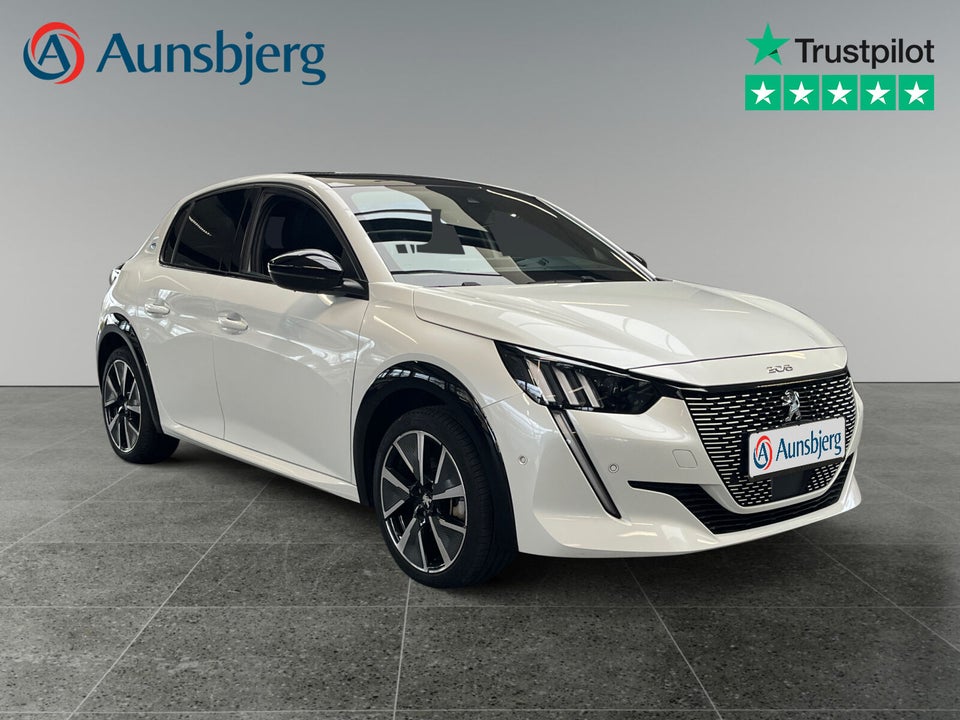 Peugeot e-208 50 GT Sky 5d