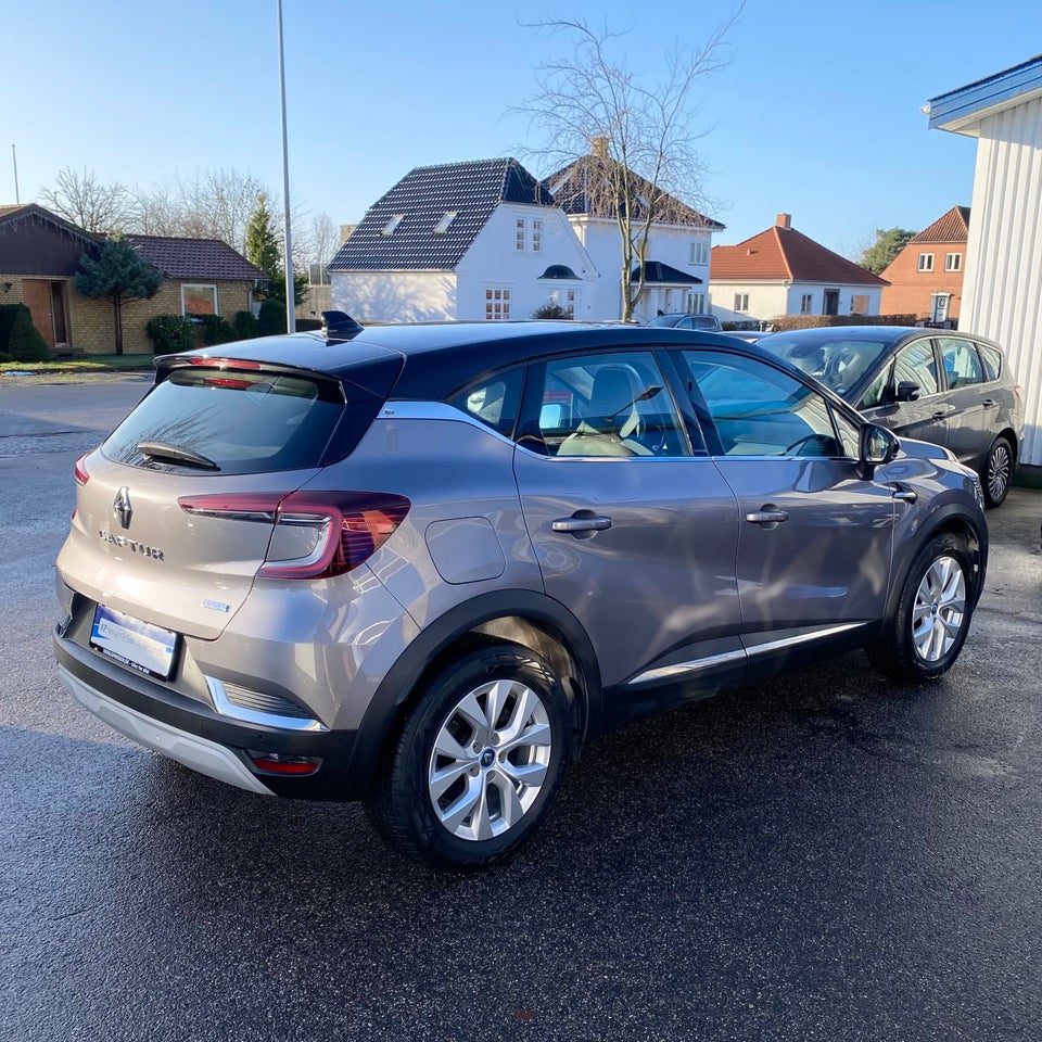 Renault Captur 1,6 E-Tech Intens 5d