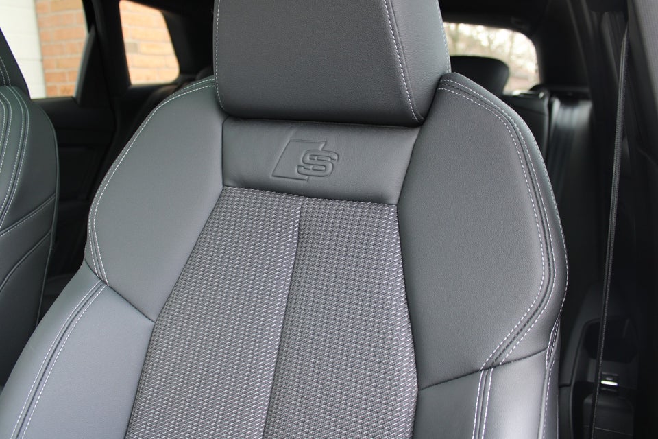 Audi Q4 e-tron 45 S-line 5d