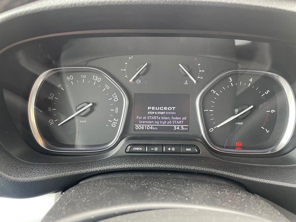 Peugeot Expert 2,0 BlueHDi 144 L2 Ultimate EAT8 Van