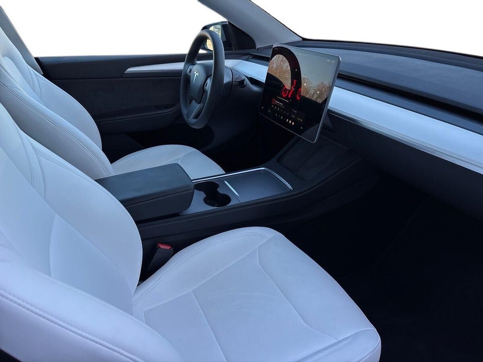 Tesla Model Y RWD 5d