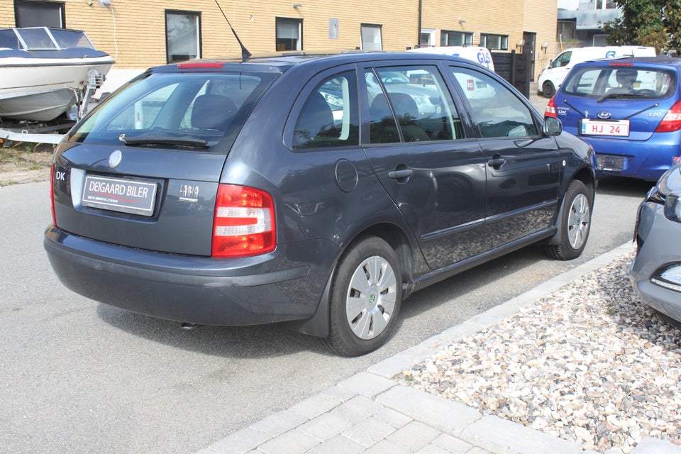 Skoda Fabia 1,4 16V 75 Ambiente Combi 5d