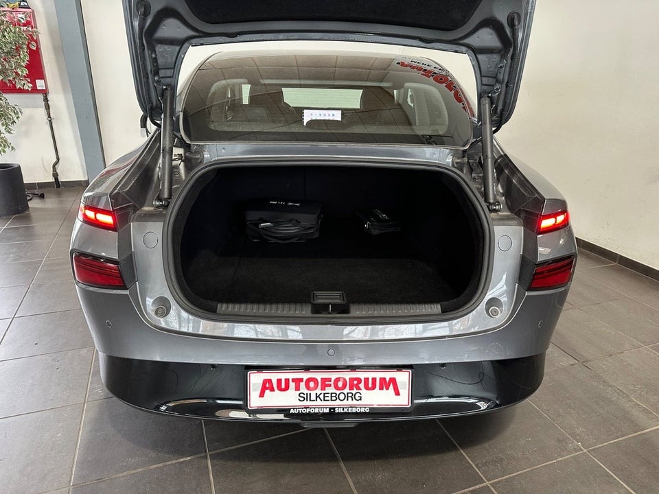 Xpeng P7 Long Range 4d