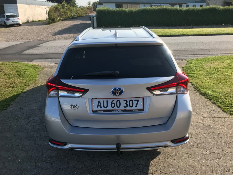 Toyota Auris 1,8 Hybrid H2 Comfort Touring Sports CVT 5d