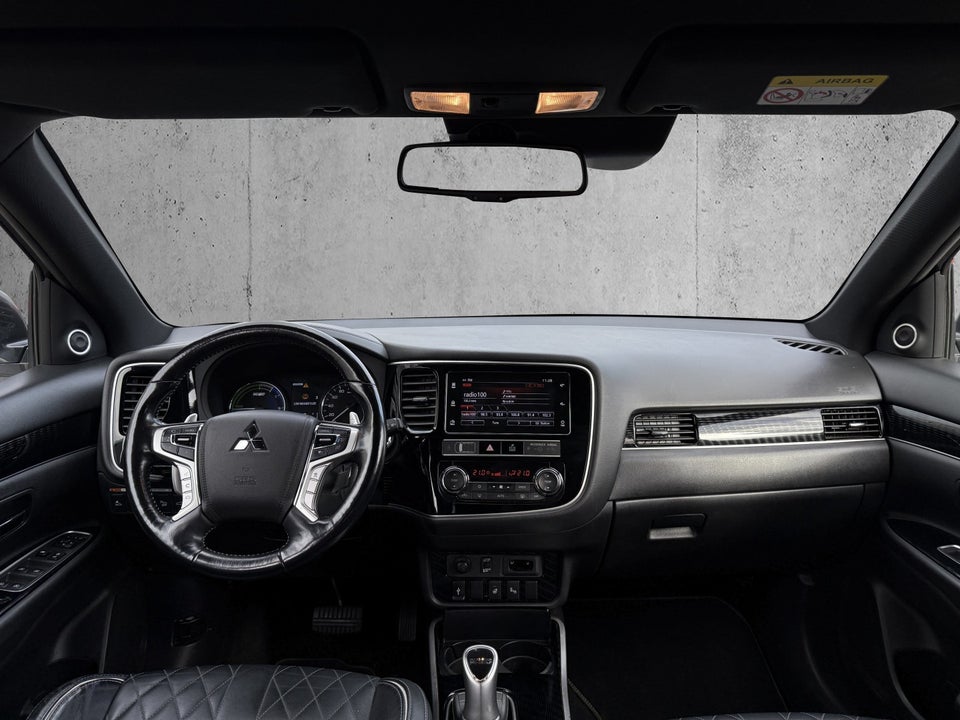 Mitsubishi Outlander 2,4 PHEV Instyle CVT 4WD 5d