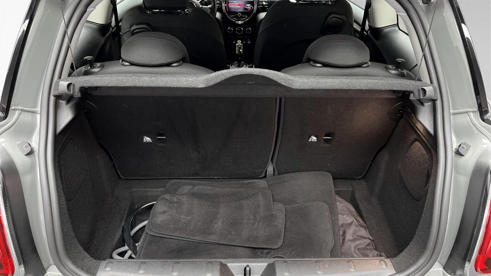 MINI Cooper SE Essential 3d