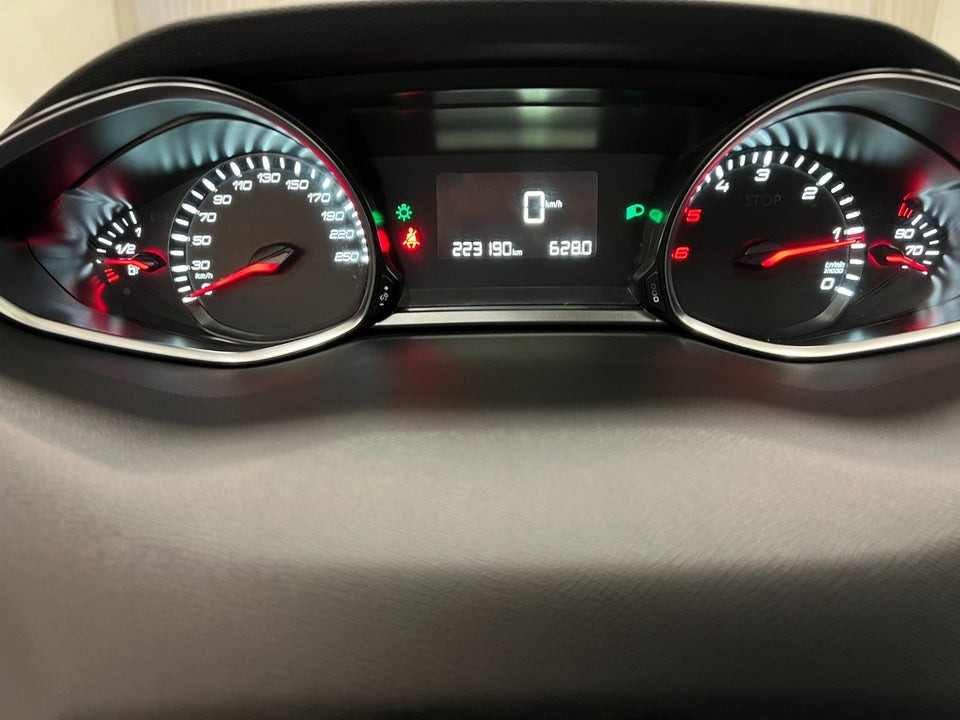 Peugeot 308 1,6 BlueHDi 120 Style Sky SW 5d