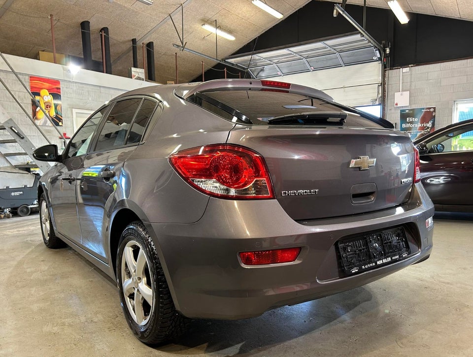 Chevrolet Cruze 1,8 LTD 5d