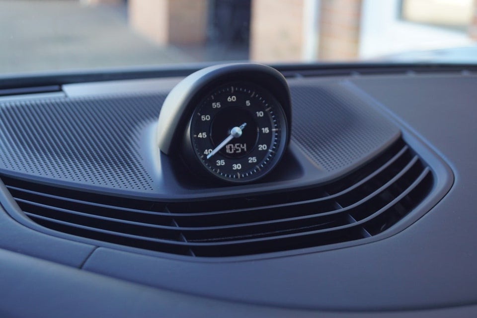 Porsche Taycan GTS Performance+  4d