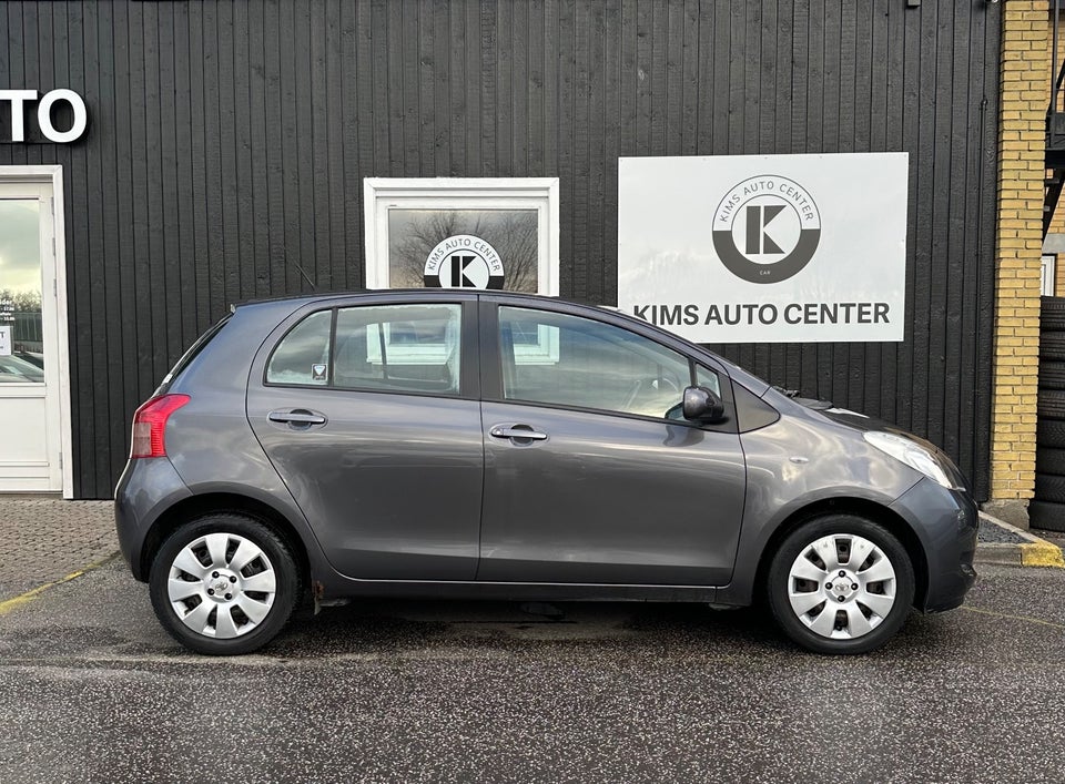 Toyota Yaris 1,3 Luna 5d