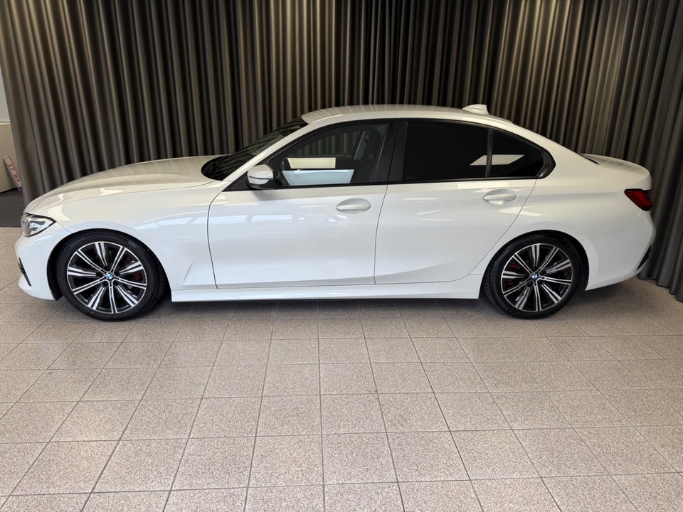 BMW 320i 2,0 Connected aut. 4d