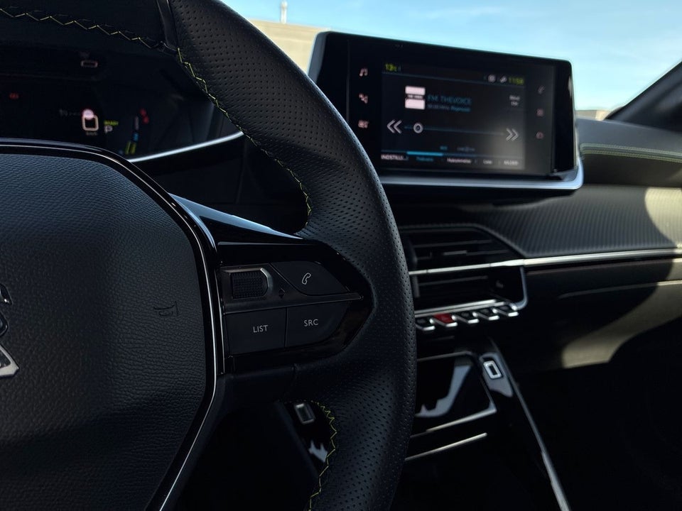 Peugeot e-208 50 GT 5d