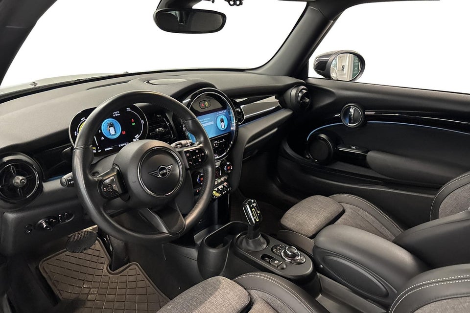 MINI Cooper SE Classic Trim 3d