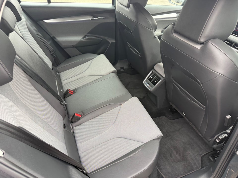 Skoda Enyaq 60 iV Loft 5d