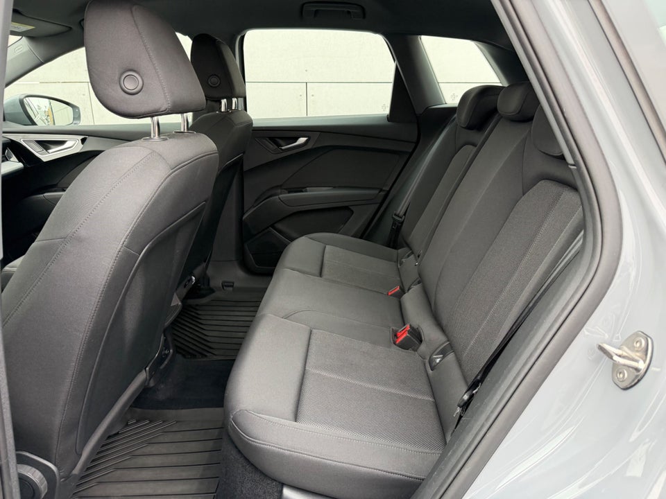 Audi Q4 e-tron 45 quattro 5d