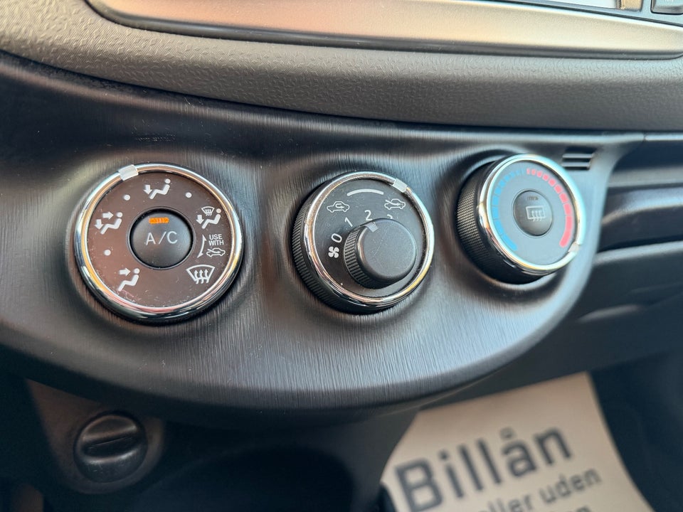 Toyota Yaris 1,3 VVT-i T2 5d