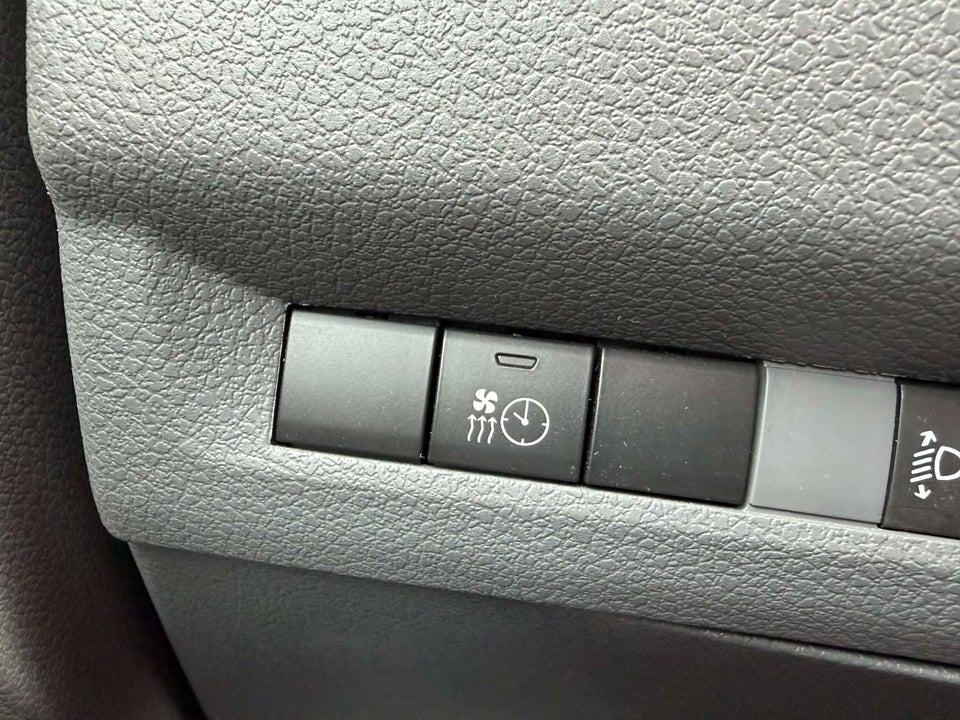 Toyota ProAce 2,0 D 122 Medium Comfort Master aut. 5d