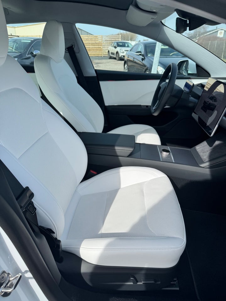 Tesla Model 3 RWD 4d