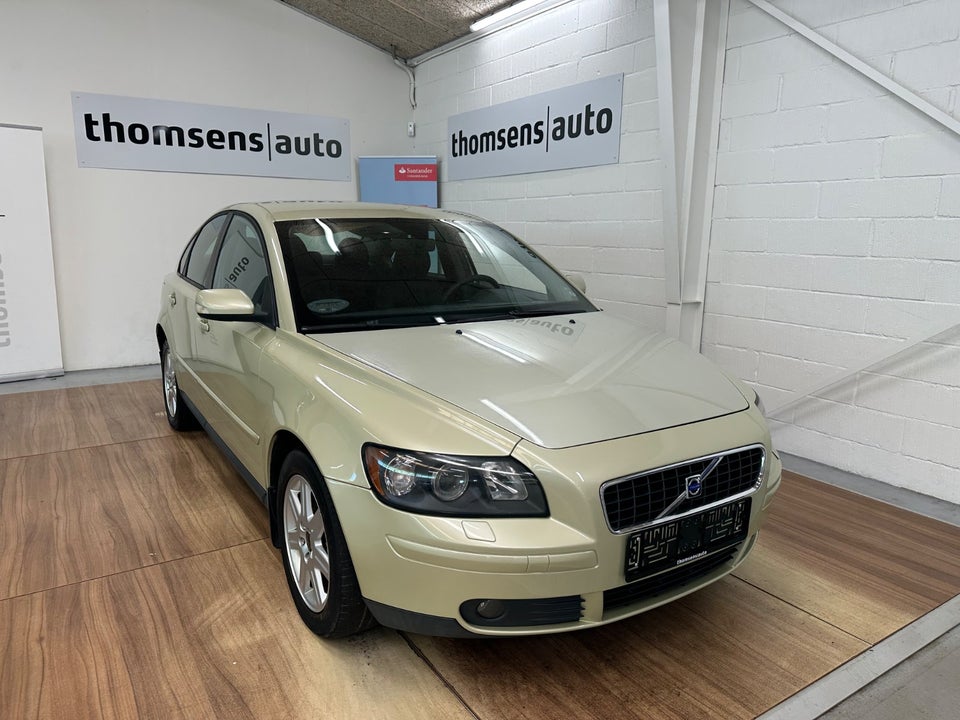 Volvo S40 1,8 Kinetic 4d
