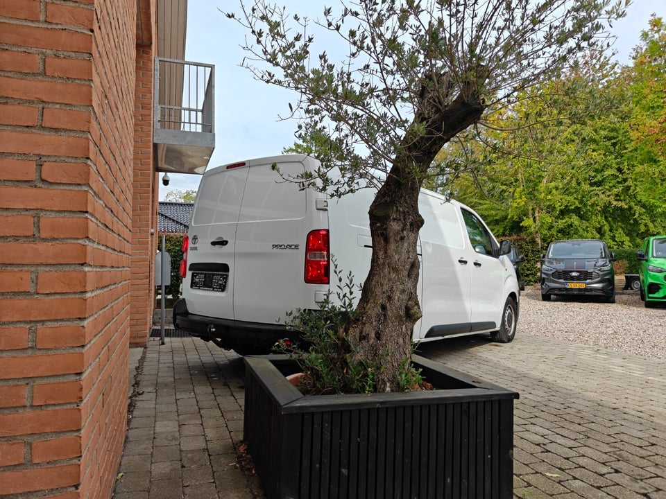 Toyota ProAce 2,0 D 120 Long Comfort 5d