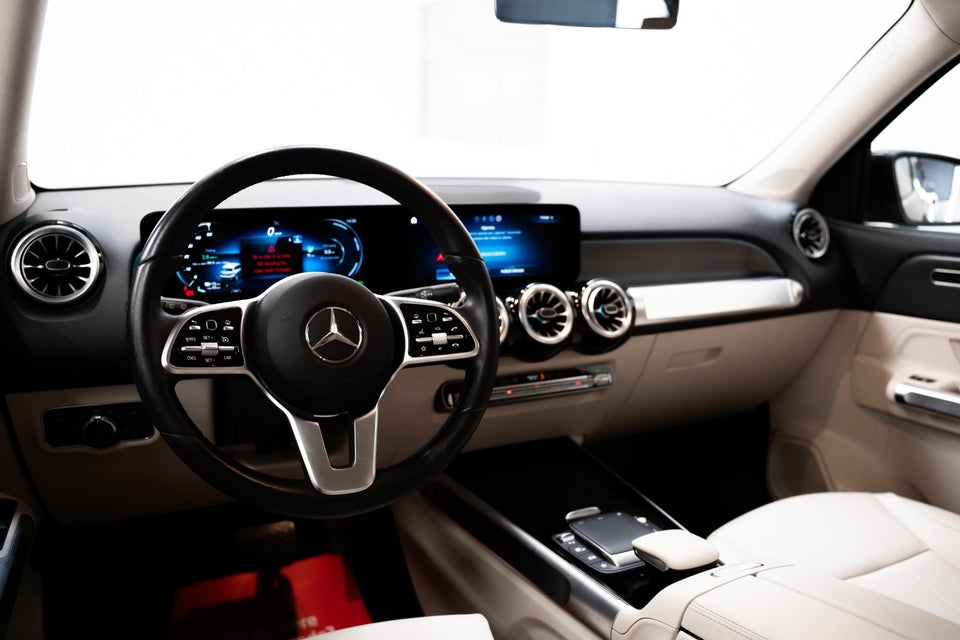 Mercedes EQB300 4Matic 7prs 5d