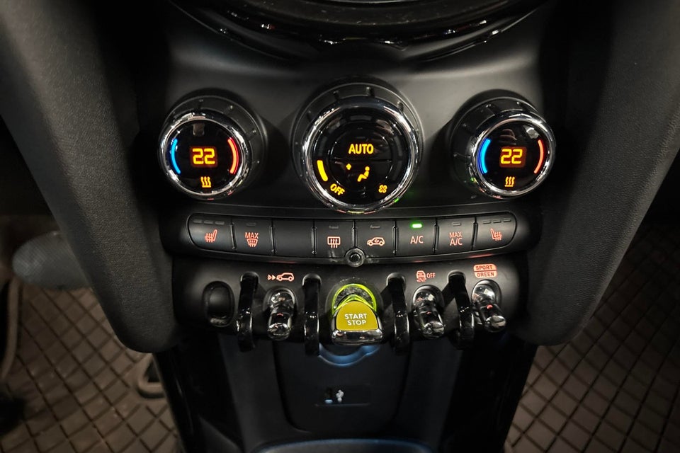 MINI Cooper SE Classic Trim 3d