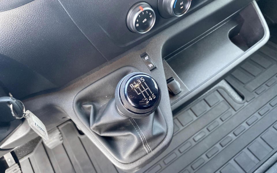 Nissan Interstar 2,3 dCi 150 L2H2 N-Connecta Van