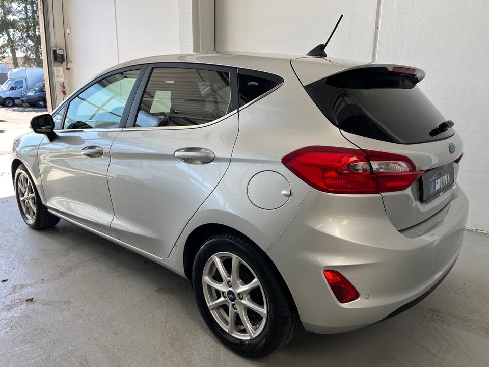 Ford Fiesta 1,0 EcoBoost mHEV Titanium Van 5d